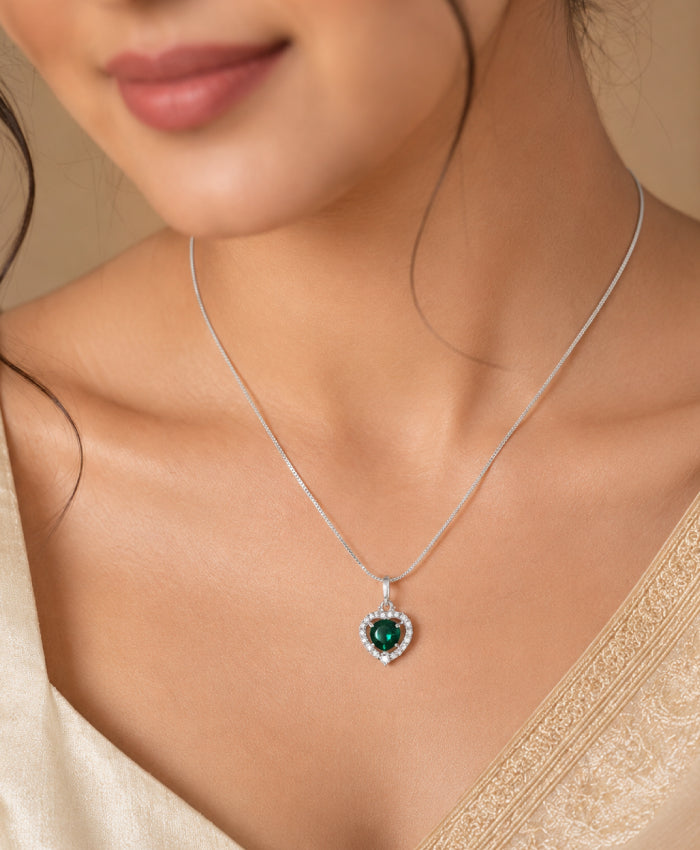Elegant Emerald Green Heart Pendant Necklace – Silver-Tone Crystal Halo