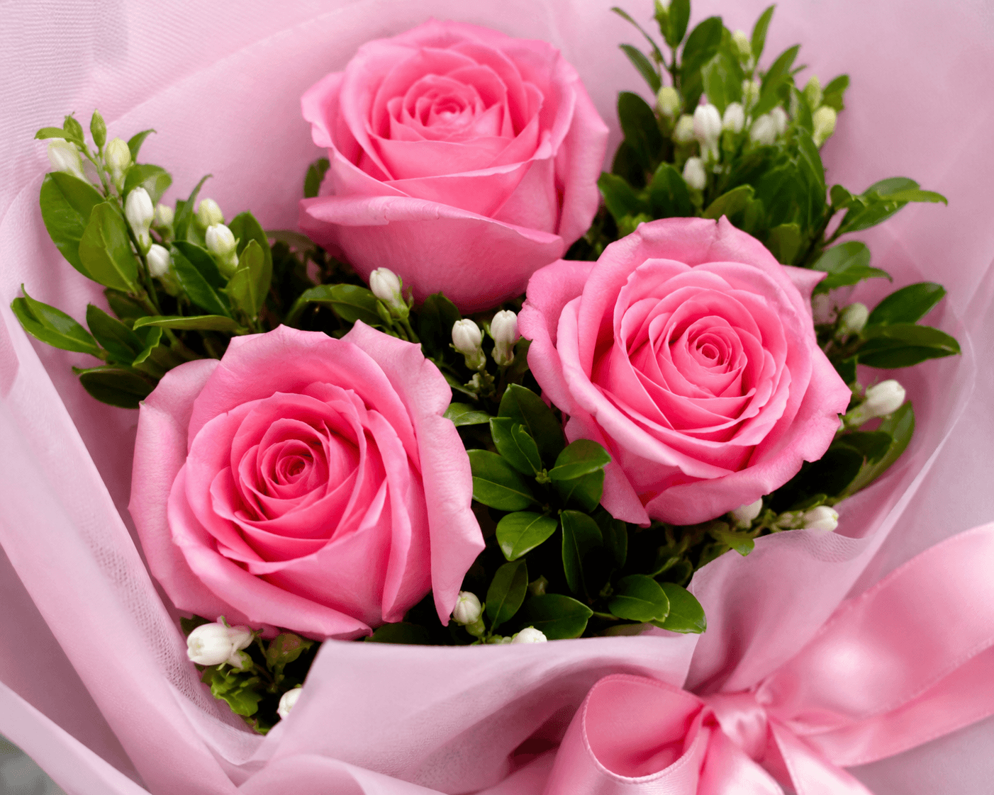 Romantic Pink Rose Arrangement