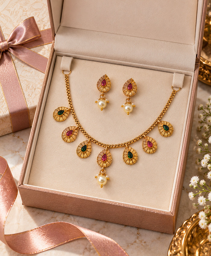 Elegant Gold-Tone Teardrop Ruby & Emerald Pearl Necklace Set
