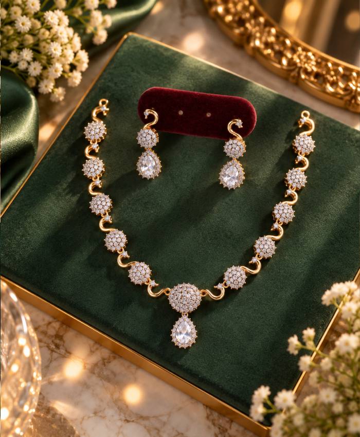 Elegant Gold Floral Pear-Drop Statement Necklace