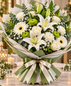 Modern White & Green Bouquet – 12 Flowers