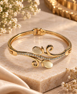 Elegant Gold-Tone Cat’s Eye Crystal Cuff Bracelet