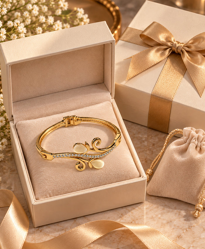 Elegant Gold-Tone Cat’s Eye Crystal Cuff Bracelet