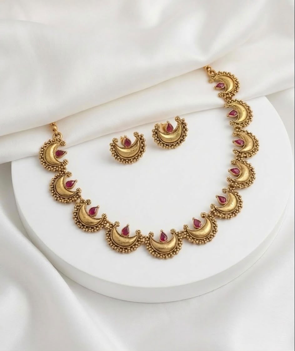 Ruhani Crescent Heritage Necklace and Earrings Set