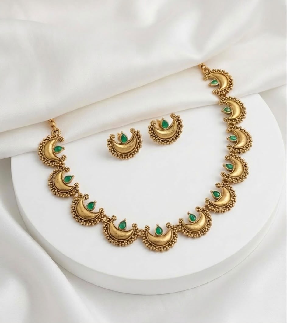 Ruhani Crescent Heritage Necklace and Earrings Set