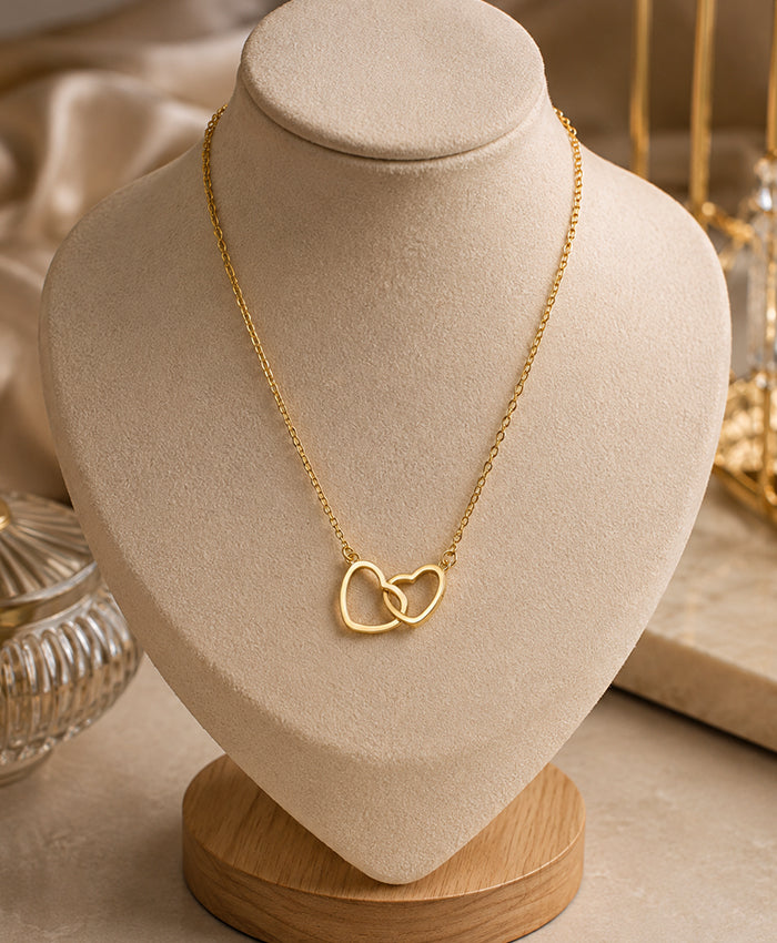 Elegant Interlocking Double Heart Pendant Necklace for Women