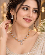 Elegant Gold Floral Pear-Drop Statement Necklace