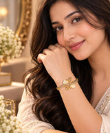 Elegant Gold-Tone Cat’s Eye Crystal Cuff Bracelet