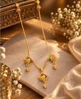 Elegant Gold-Tone Fan & Leaf Pendant Necklace – Sparkling Statement Jewellery